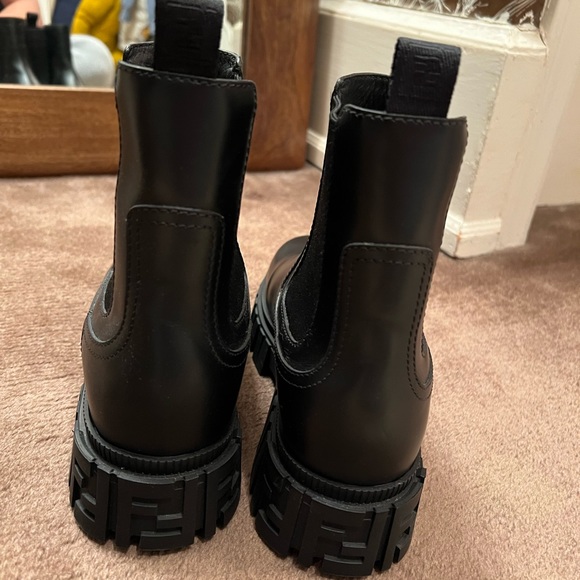 FENDI Force Black Leather Chelsea Boots - Picture 5 of 9